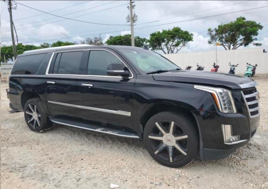 19/20 Cadillac Escalade image 2