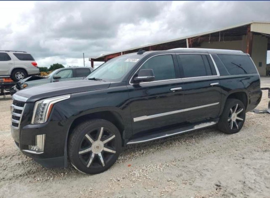 19/20 Cadillac Escalade image 7
