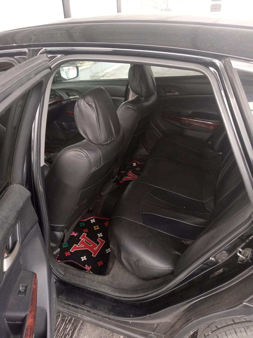 2012 Honda Crosstour Black image 5