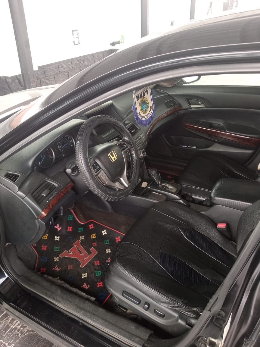 2012 Honda Crosstour Black image 6