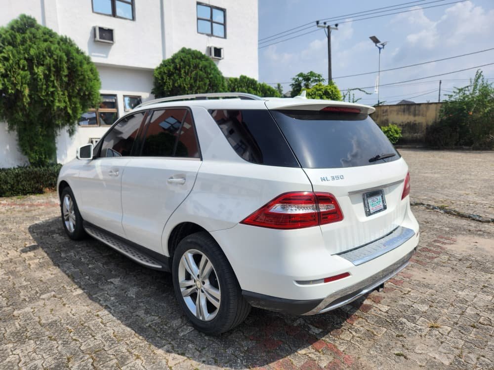 2015 ML350 Premium, very clean and neat image 8