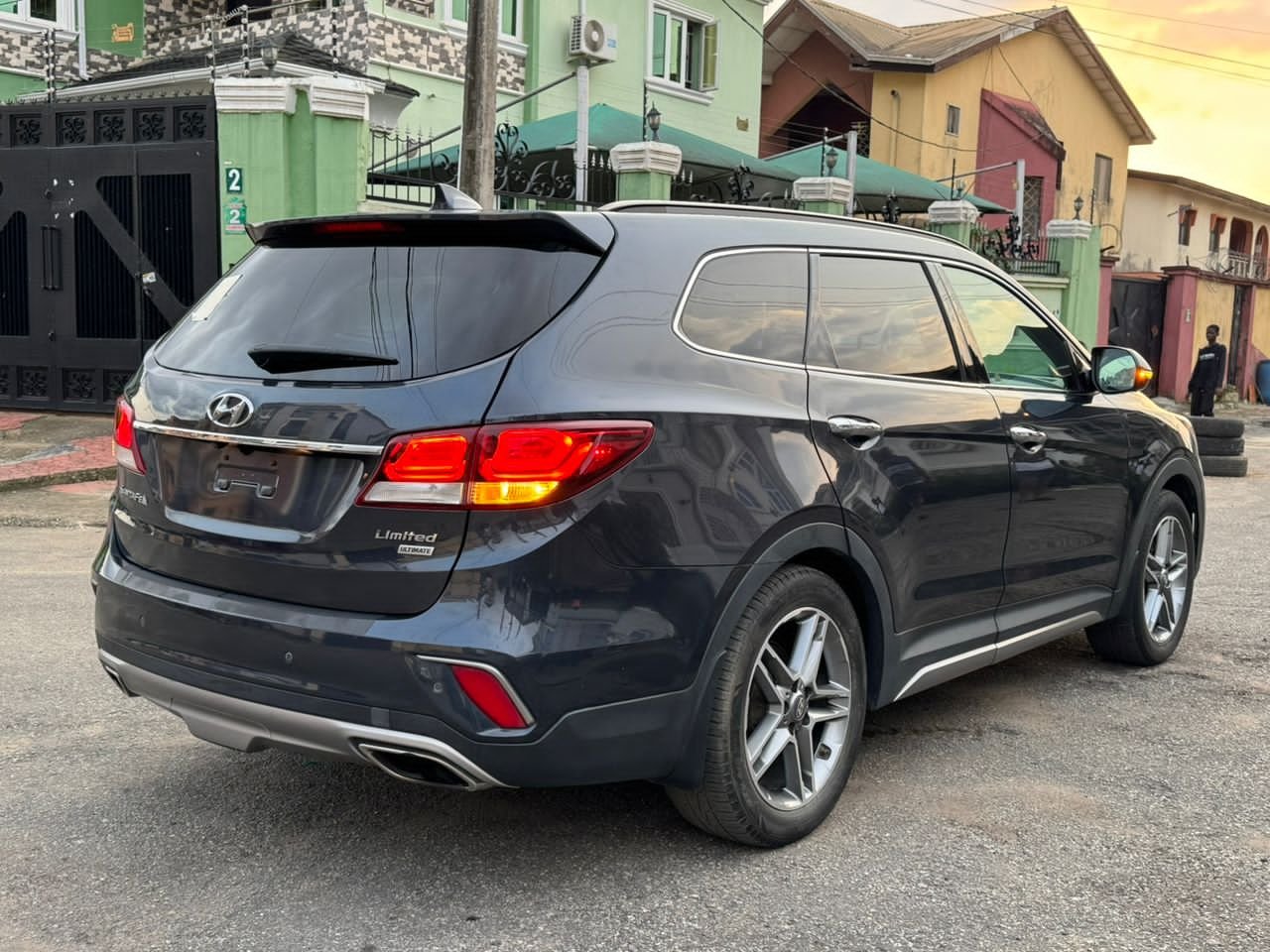 2017 Hyundai Santa Fe unlimited image 10