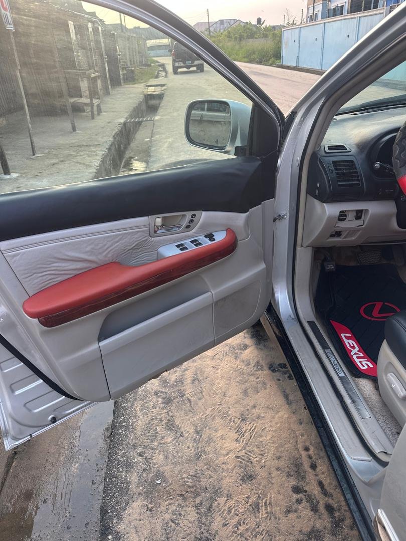 2006 Lexus RX 330 image 7