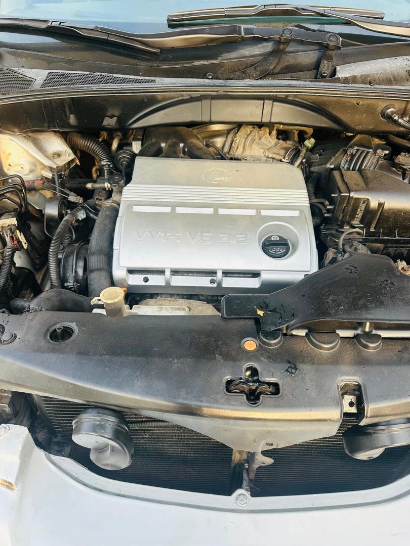 2006 Lexus RX 330 image 4