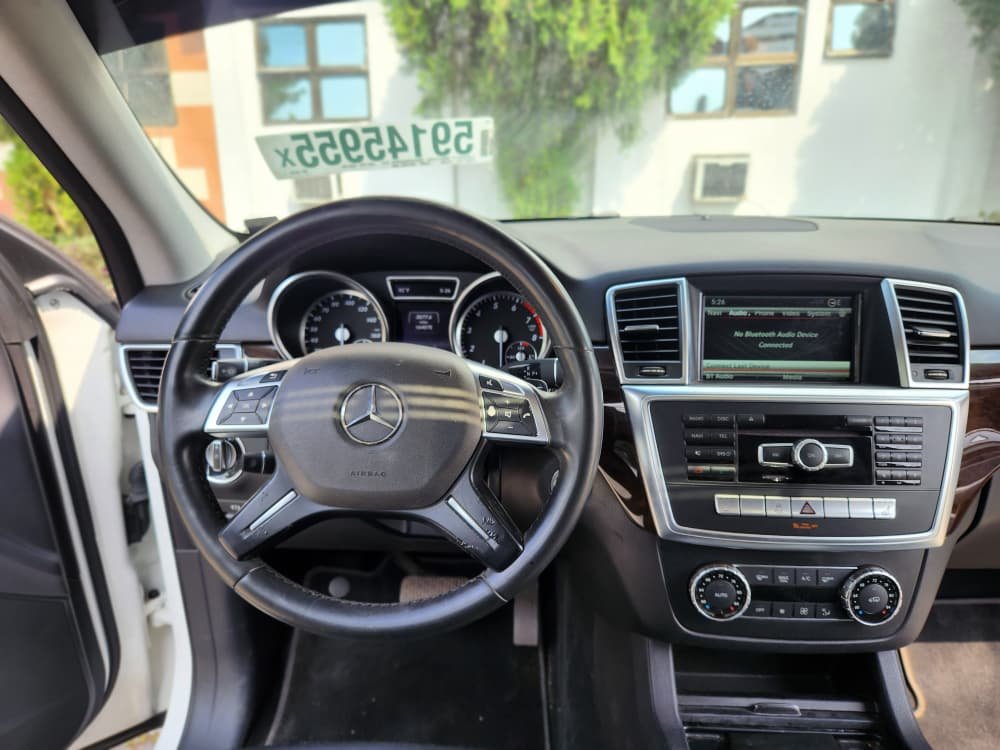 2015 ML350 Premium, very clean and neat image 5