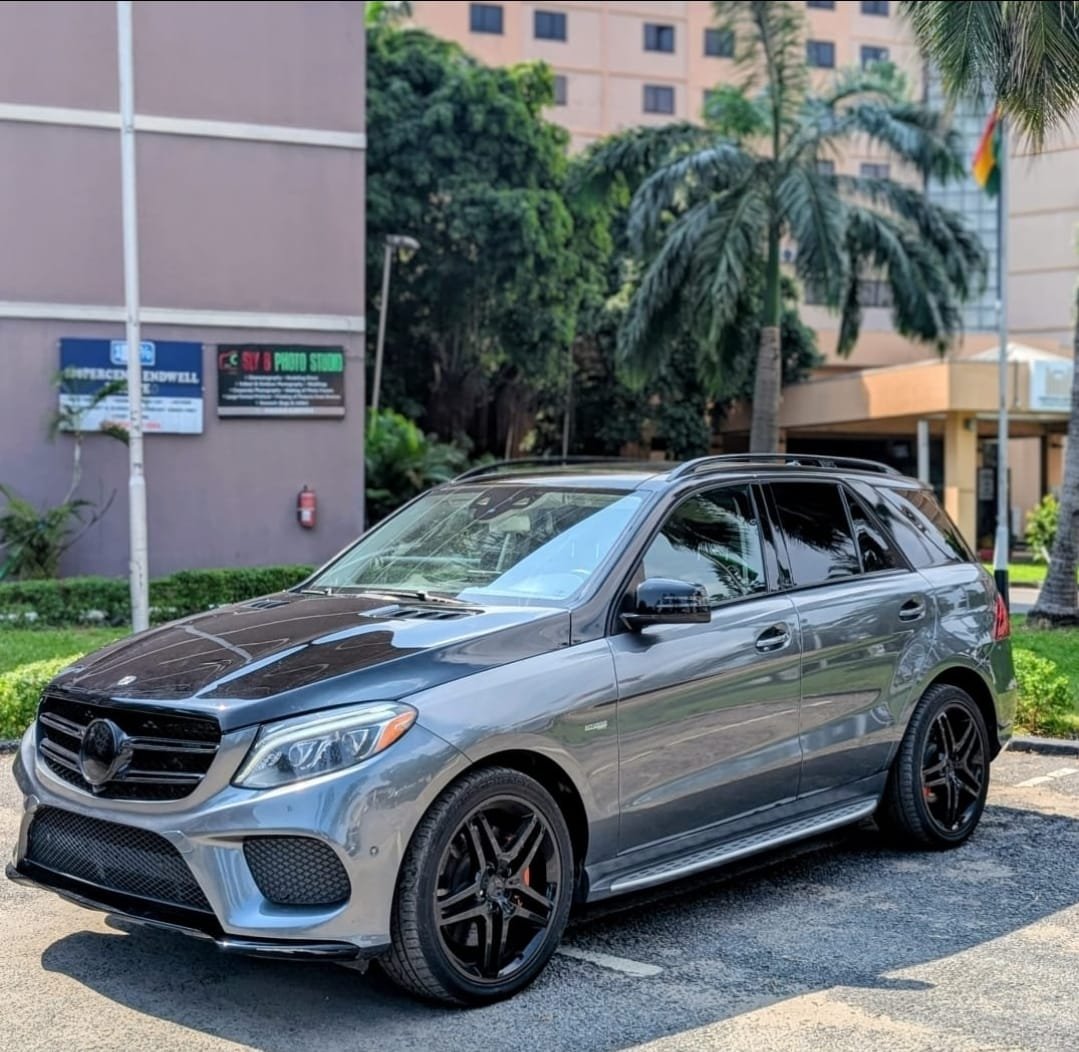 Mercedez Benz AMG GLE43 4MATIC image 5