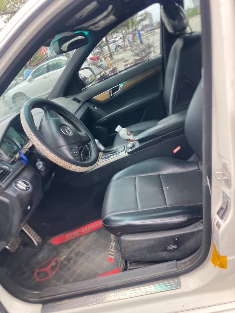 2012 Honda Crosstour Black image 7