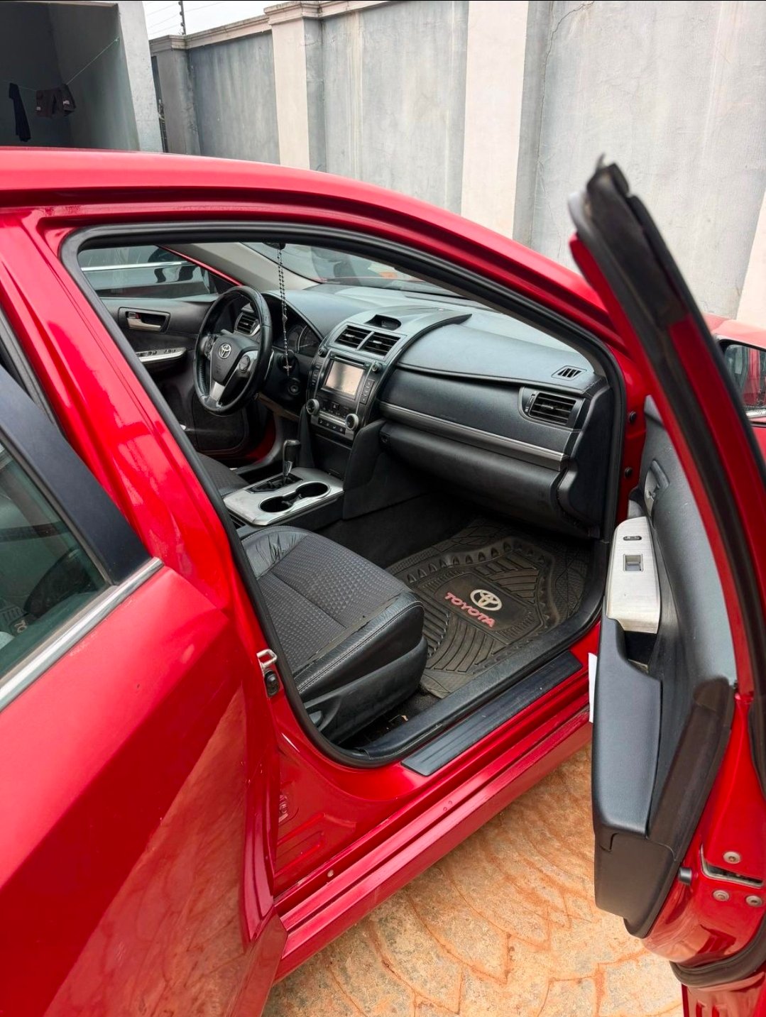 2012 Toyota Camry image 3
